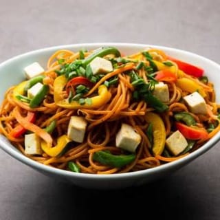 Vegetable Hakka Noodles
